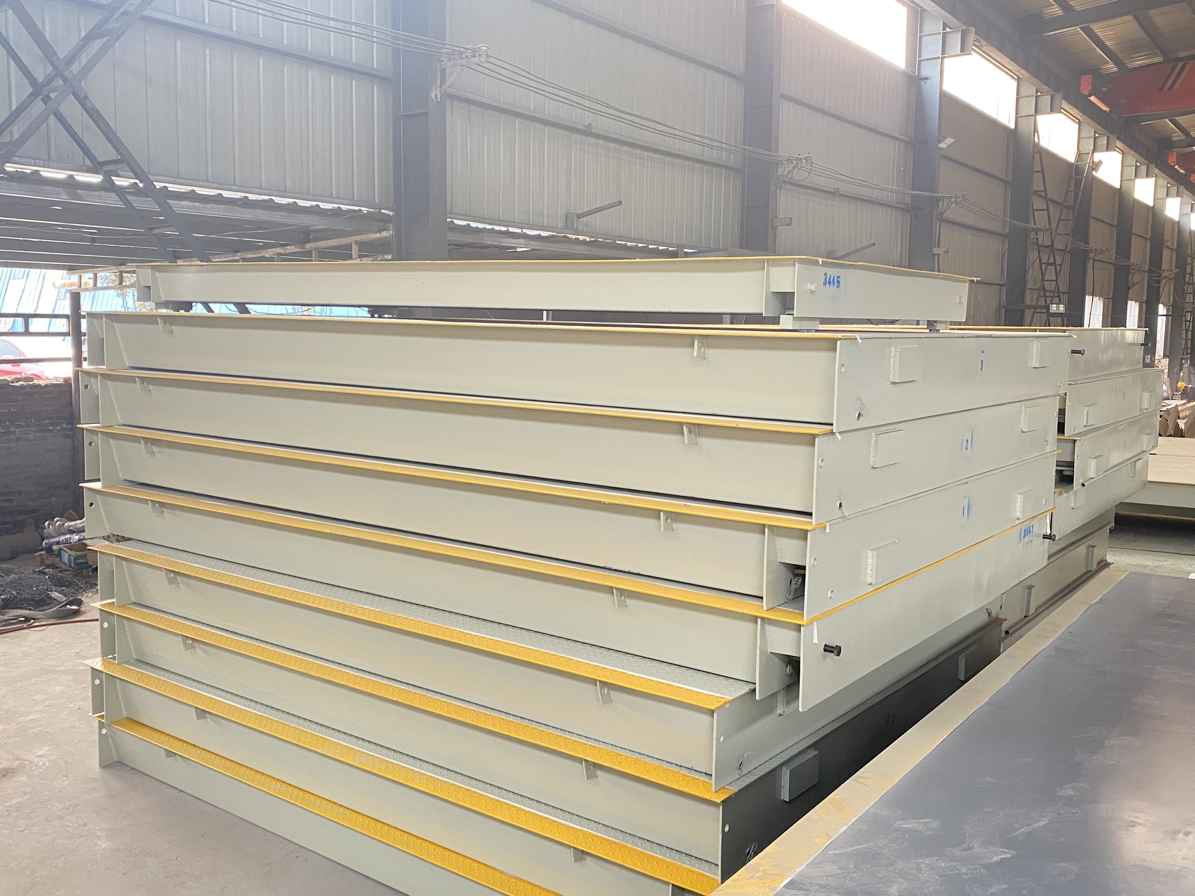 某客户订购我们的产品若干吨